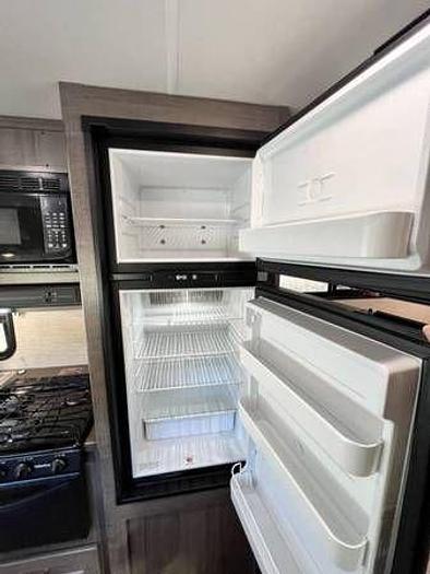 Used 2020 Winnebago Minnie Winnie 22R