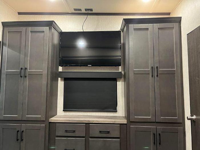 Used 2022 Crossroads Cruiser CR3841FL