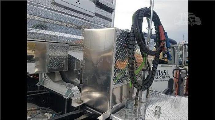 Used 2000 Peterbilt 379 Extended Hood