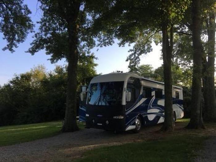 Used 2002 Fleetwood Revolution 38B