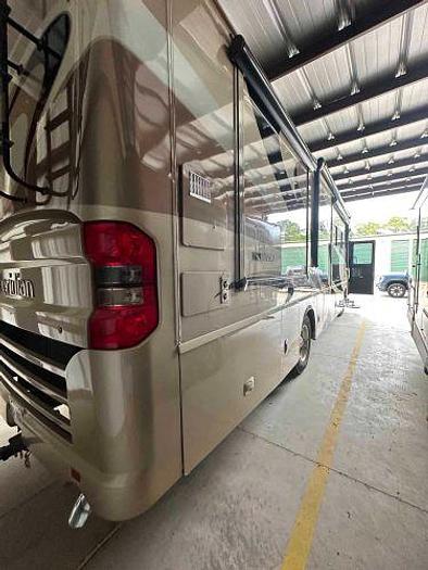 Used 2013 Itasca Meridian 34B