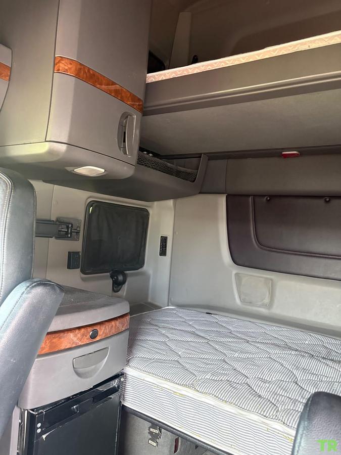 Used 2020 International LoneStar Sleeper Truck