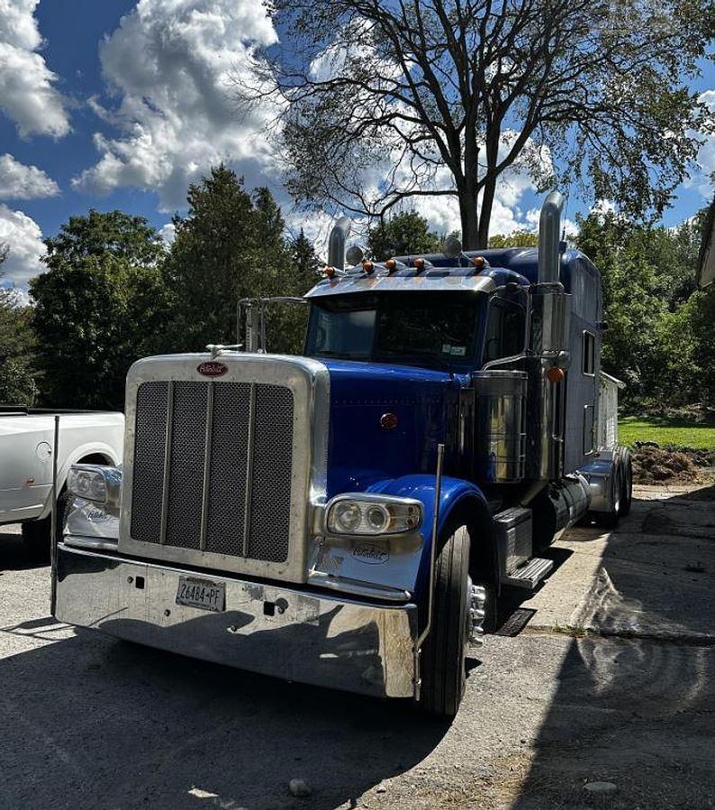 Used 2023 PETERBILT 389 Conventional Sleeper Semi