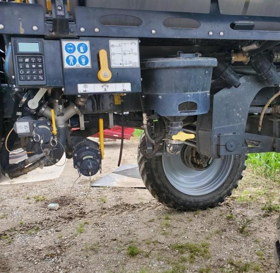 Used 2021 ROGATOR RG1100C Self-Propelled Sprayer