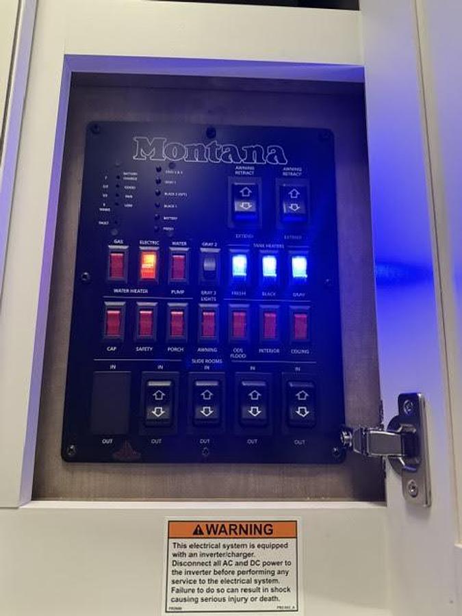 Used 2025 Keystone Montana 3915TB