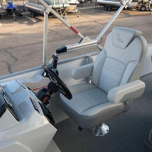 Used 2024 Lowe SF214 Pontoon