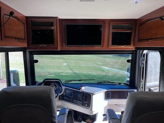 Used 2018 Holiday Rambler Navigator 38F
