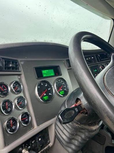 Used 2016 KENWORTH Daycab