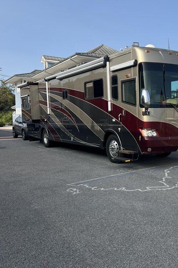 Used 2007 Country Coach Tribute 260