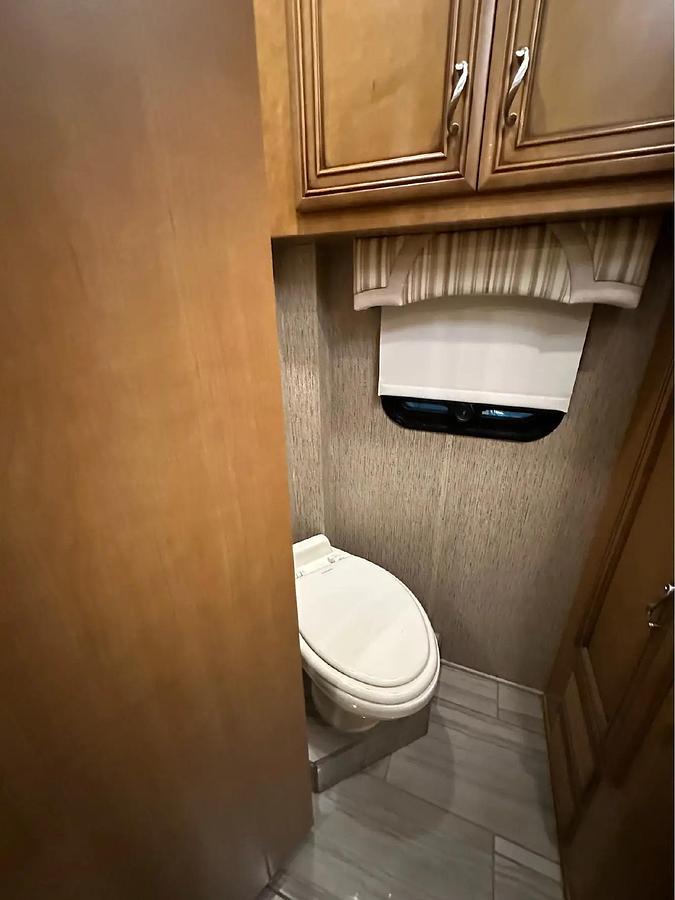 Used 2015 Newmar Ventana 4002