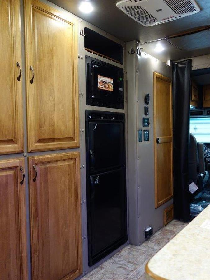 Used 2019 Kenworth T880 with 2013 Doonan Specialized Drop Deck Trailer