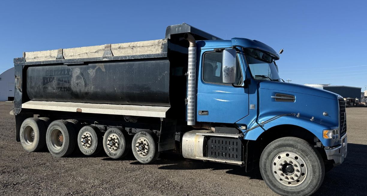 Used 2014 Volvo VHD104B300 Dump Truck