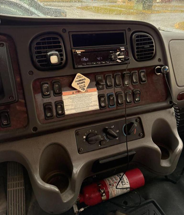 Used 2019 Freightliner Business Class M2 106