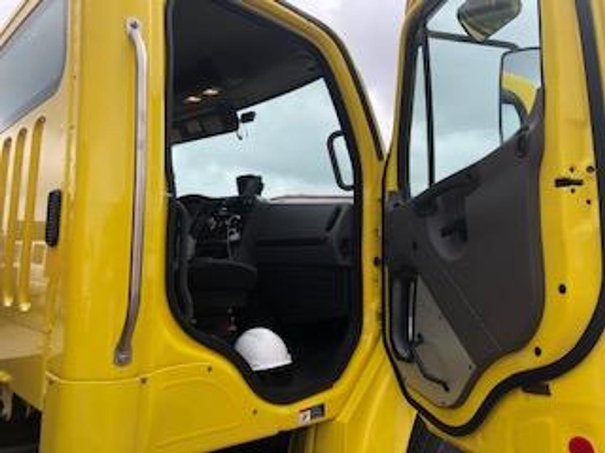 Used 2023 Freightliner Business Class M2 Grapple Truck