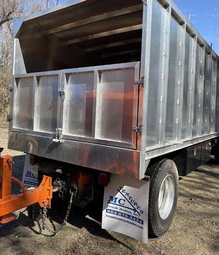 Used 2010 Mitsubishi Fuso FK260