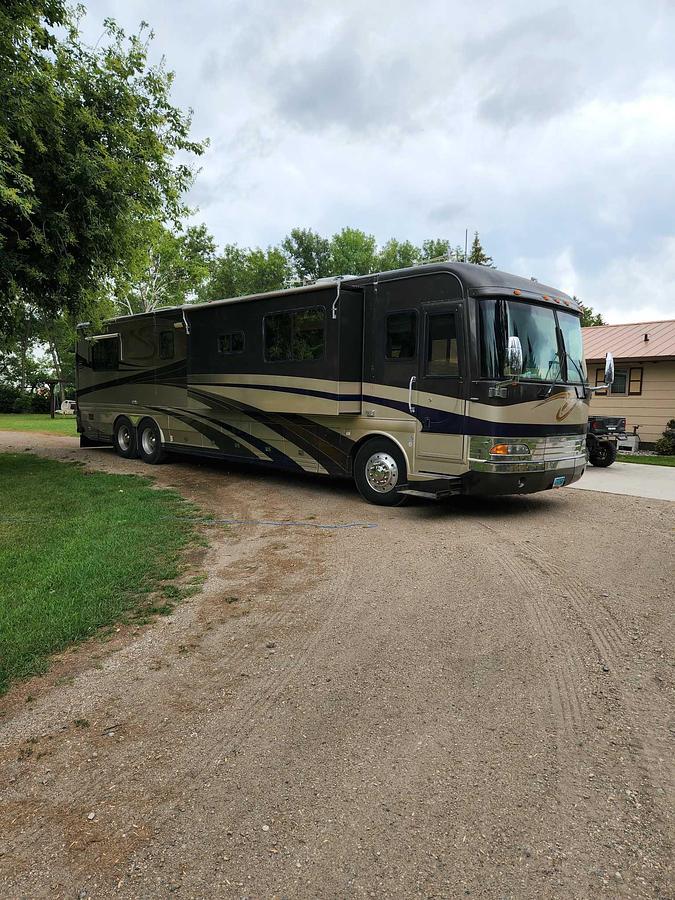 Used 2001 Country Coach Magna