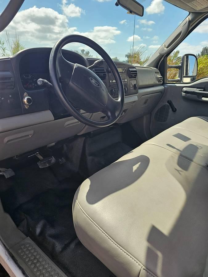 Used 2006 Ford F-550 Dump Truck