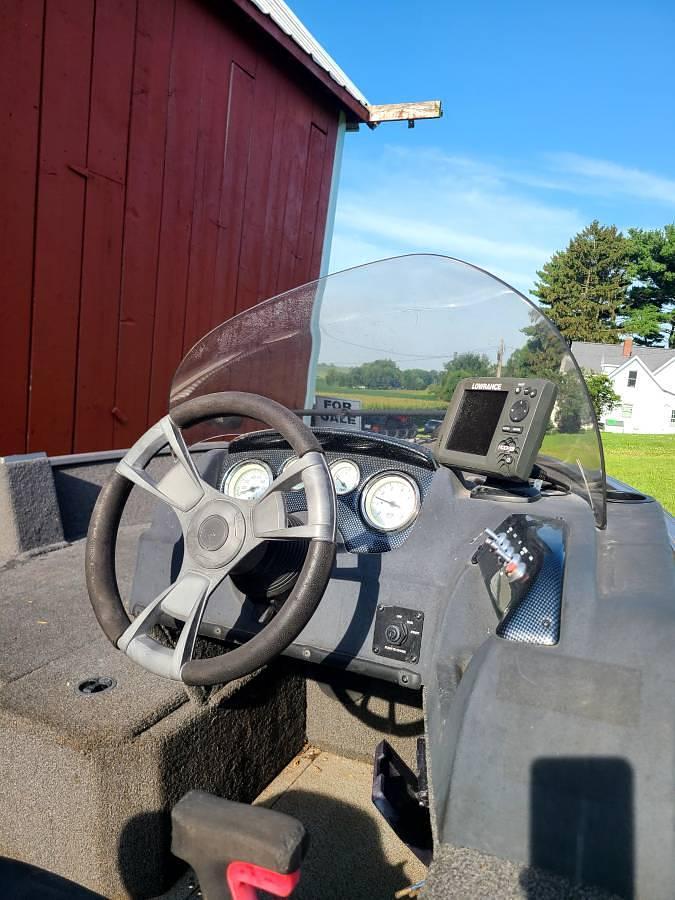 Used 2017 Lowe FM 165 Pro