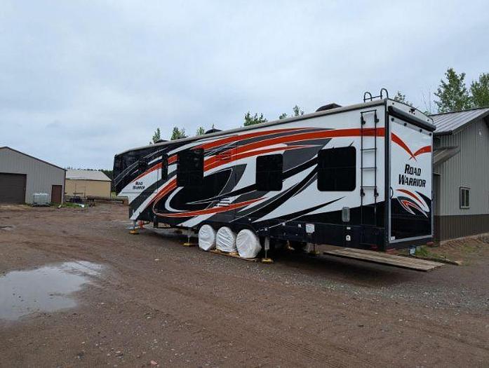 Used 2021 Heartland Road Warrior RW 414