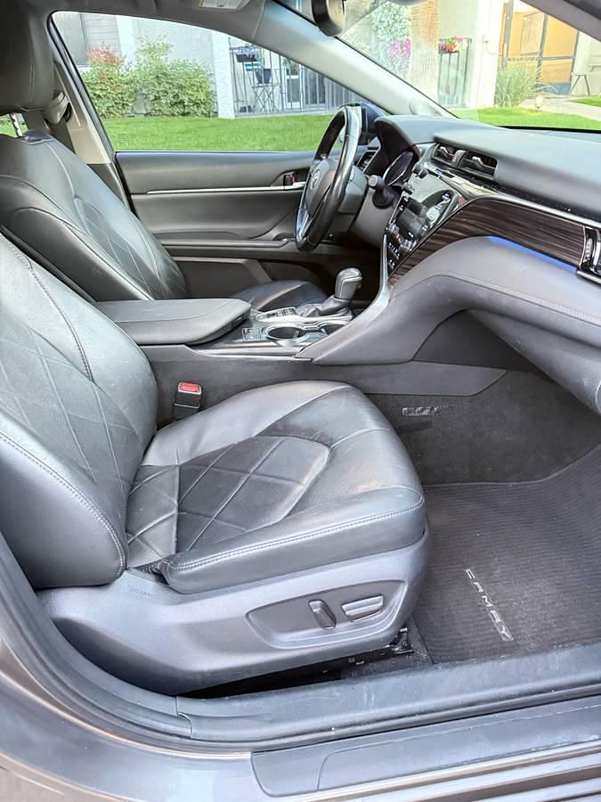 Used 2019 Toyota Camry Hybrid XLE