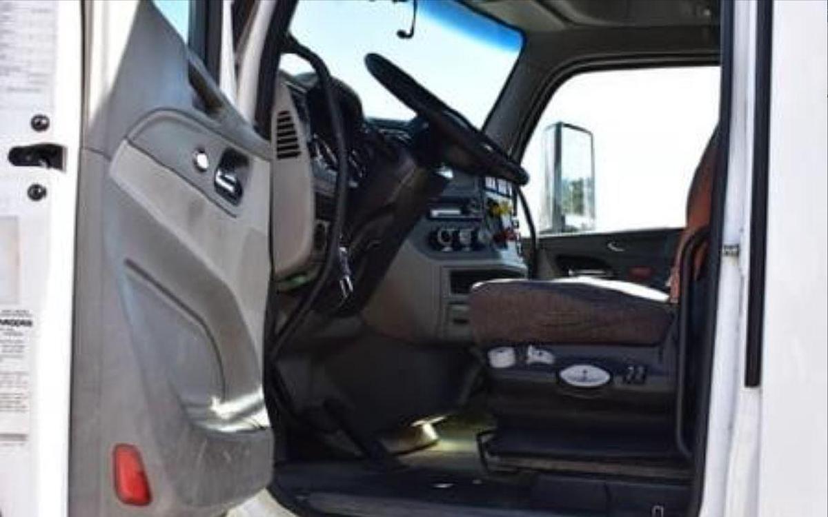 Used 2018 Peterbilt 579