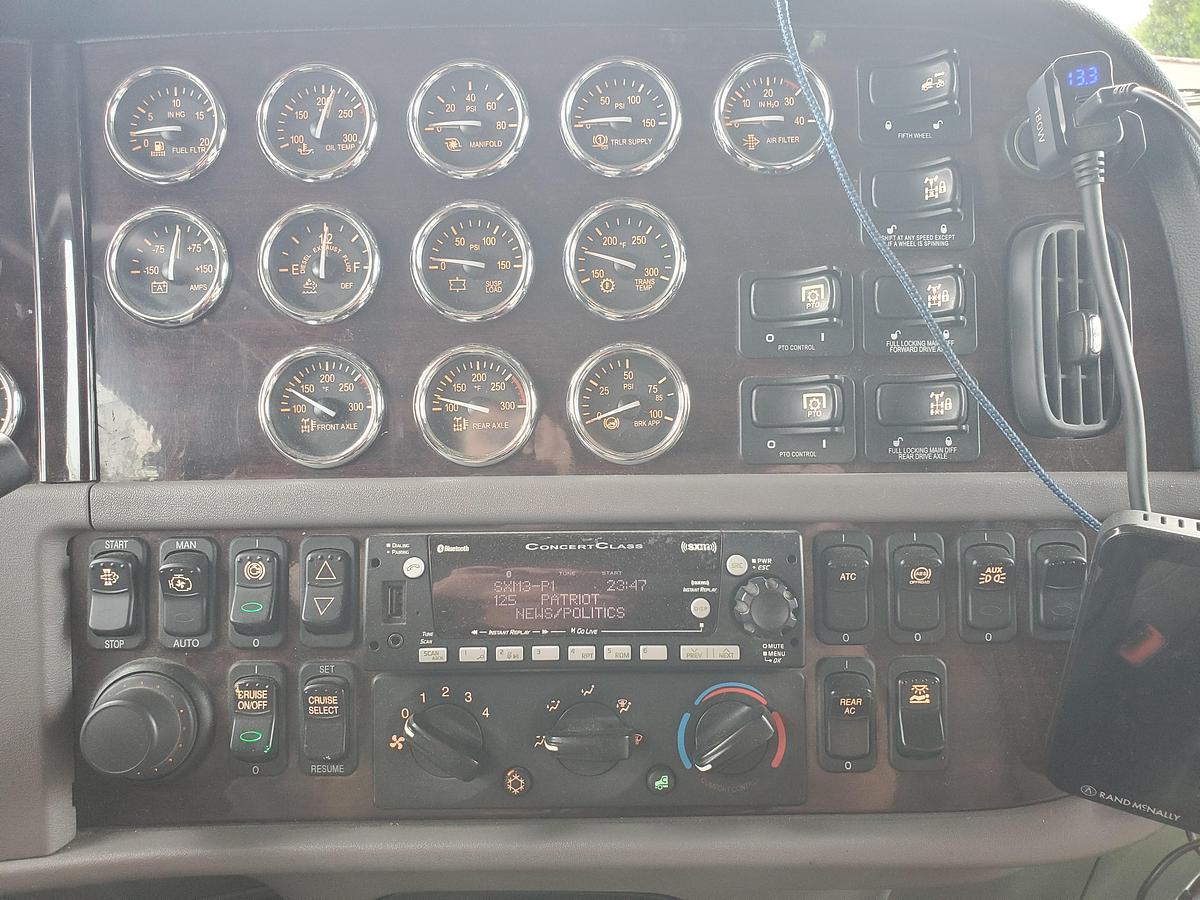 Used 2022 Peterbilt 38