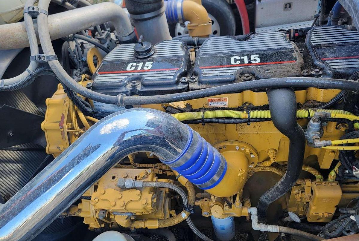 Used 2014 Peterbilt 389 Industrial Tank Truck