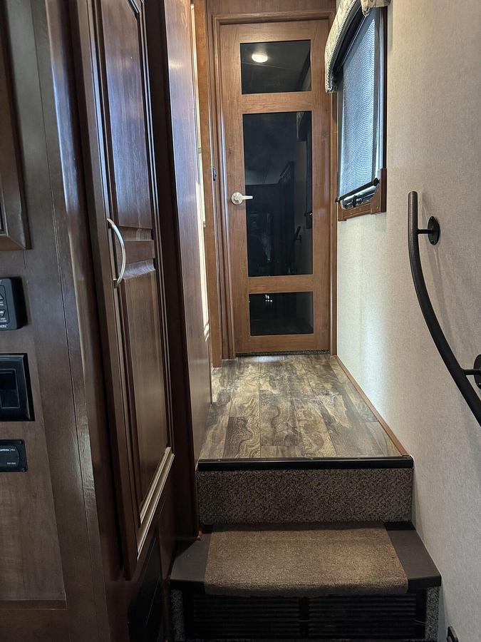 Used 2017 Jayco Pinnacle 36KPTS