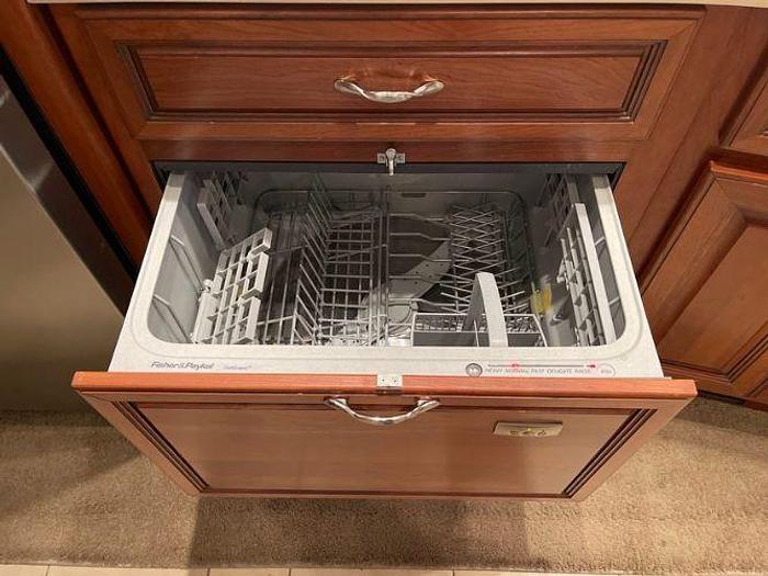 Used 2011 American Coach American Tradition 42M