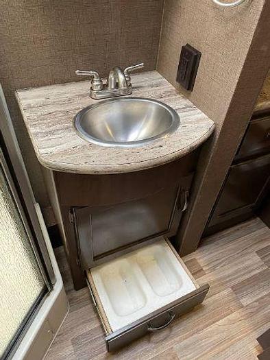 Used 2017 Thor Motor Coach A.C.E.