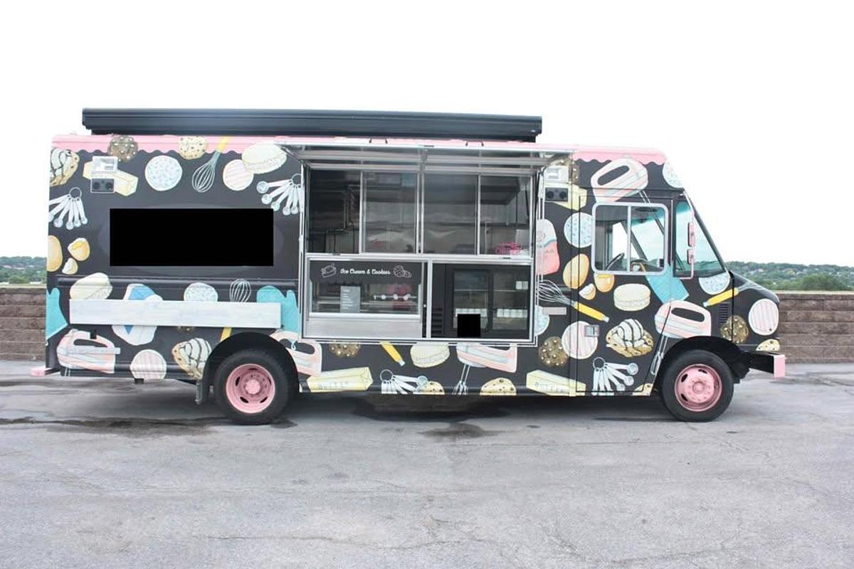 Used 2018 Ford P1000 Commercial Food Truck