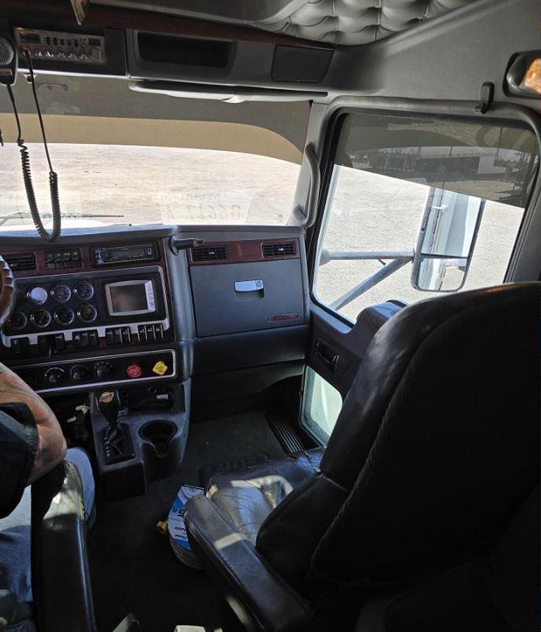 Used 2009 Kenworth T660