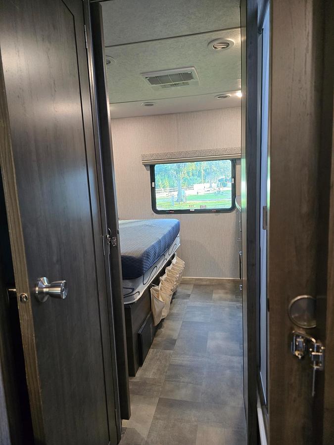 Used 2022 Coachmen Pursuit 31TS Class A Motorhome