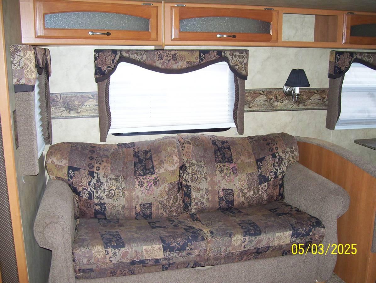 Used 2010 Keystone Cougar Travel Trailer