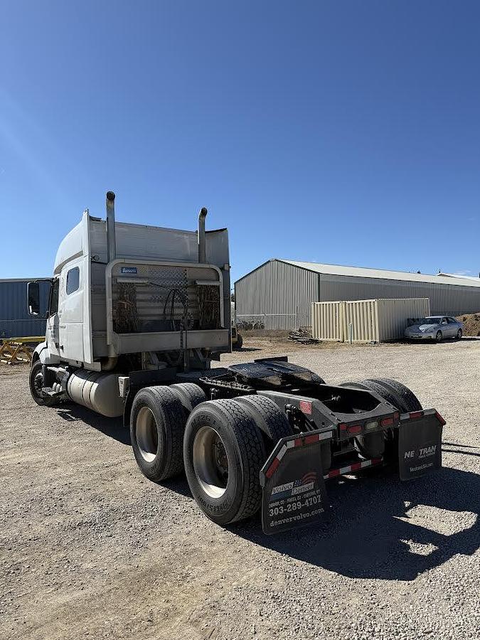 Used 2020 Volvo VNL 64T760 Conventional Sleeper Semi