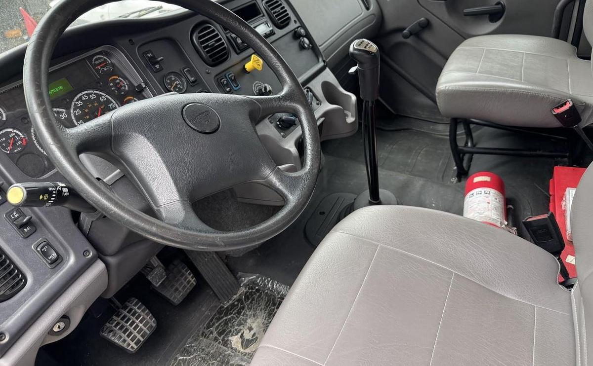 Used 2021 FREIGHTLINER BUSINESS CLASS M2 112 Water Tank Truck