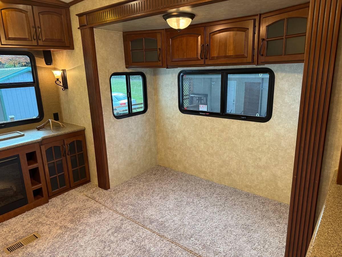 Used 2014 Keystone Montana 3625RE