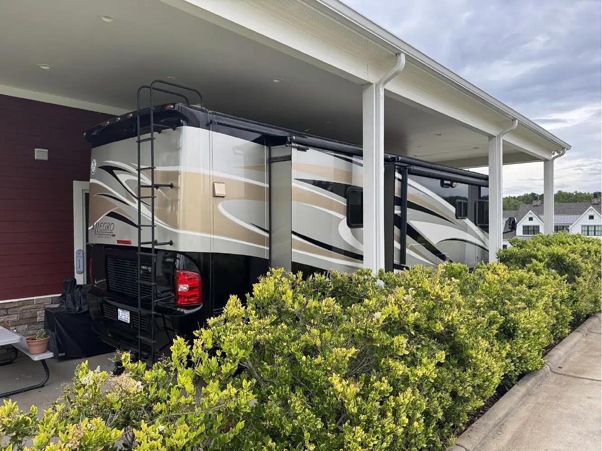 Used 2014 Tiffin Allegro RED 34QFA
