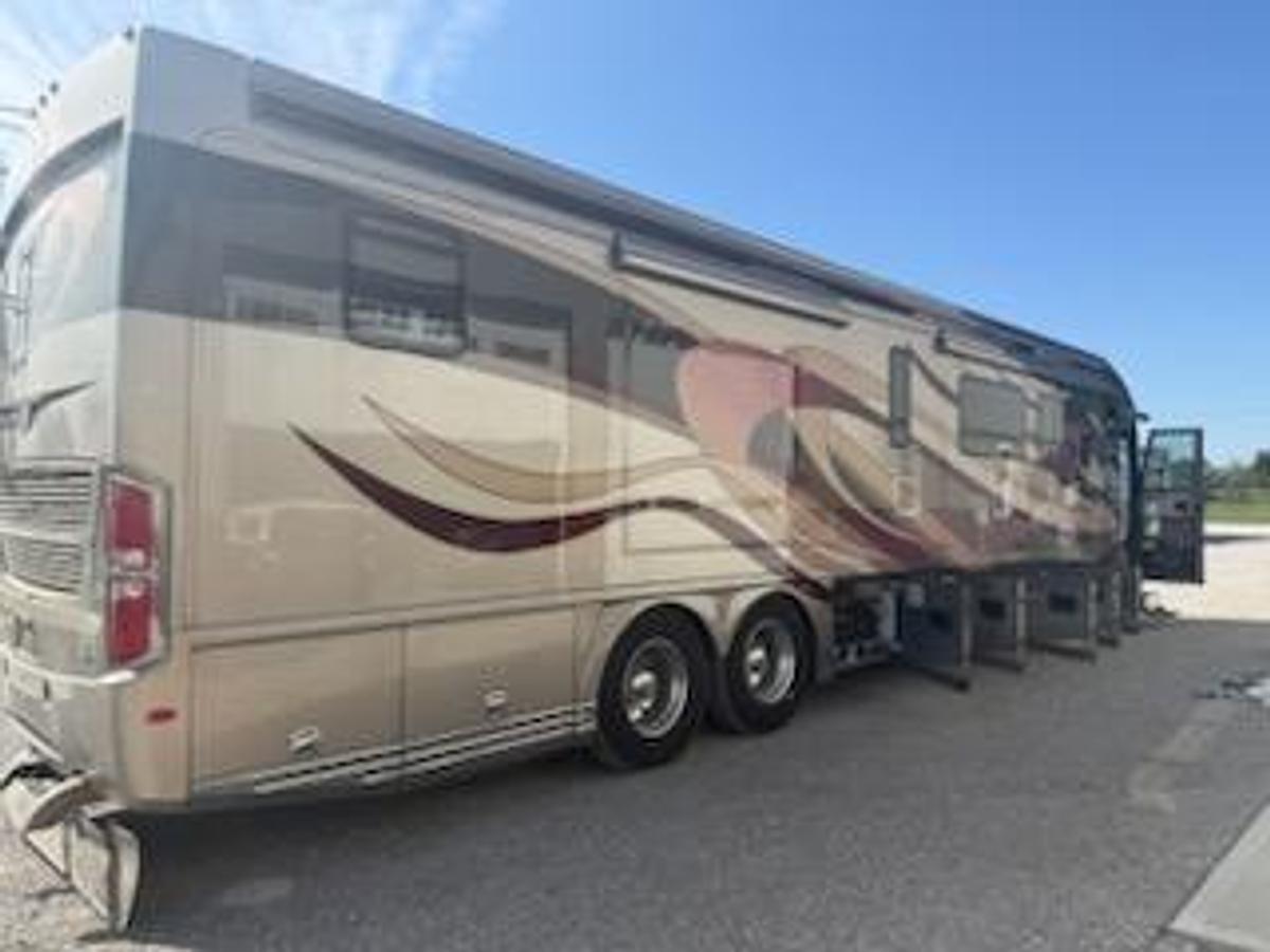 Used 2010 American Coach American Heritage 45bt