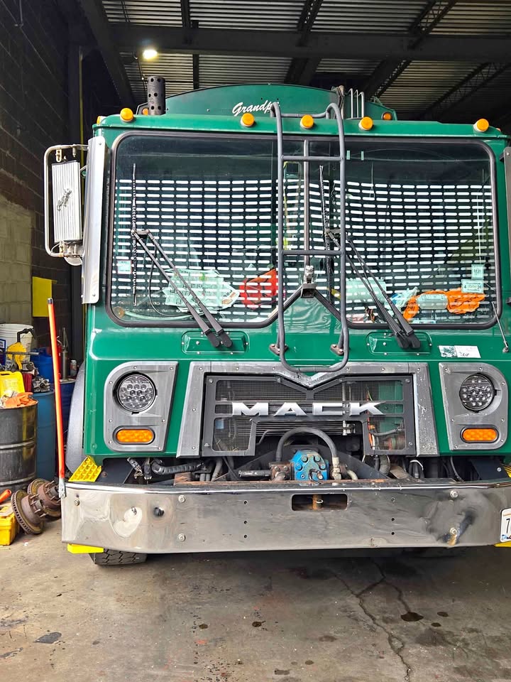 Used 2008 Mack MP7 Semi Truck | Heavy-Duty Performance | Excellent Condition | Ready to Work