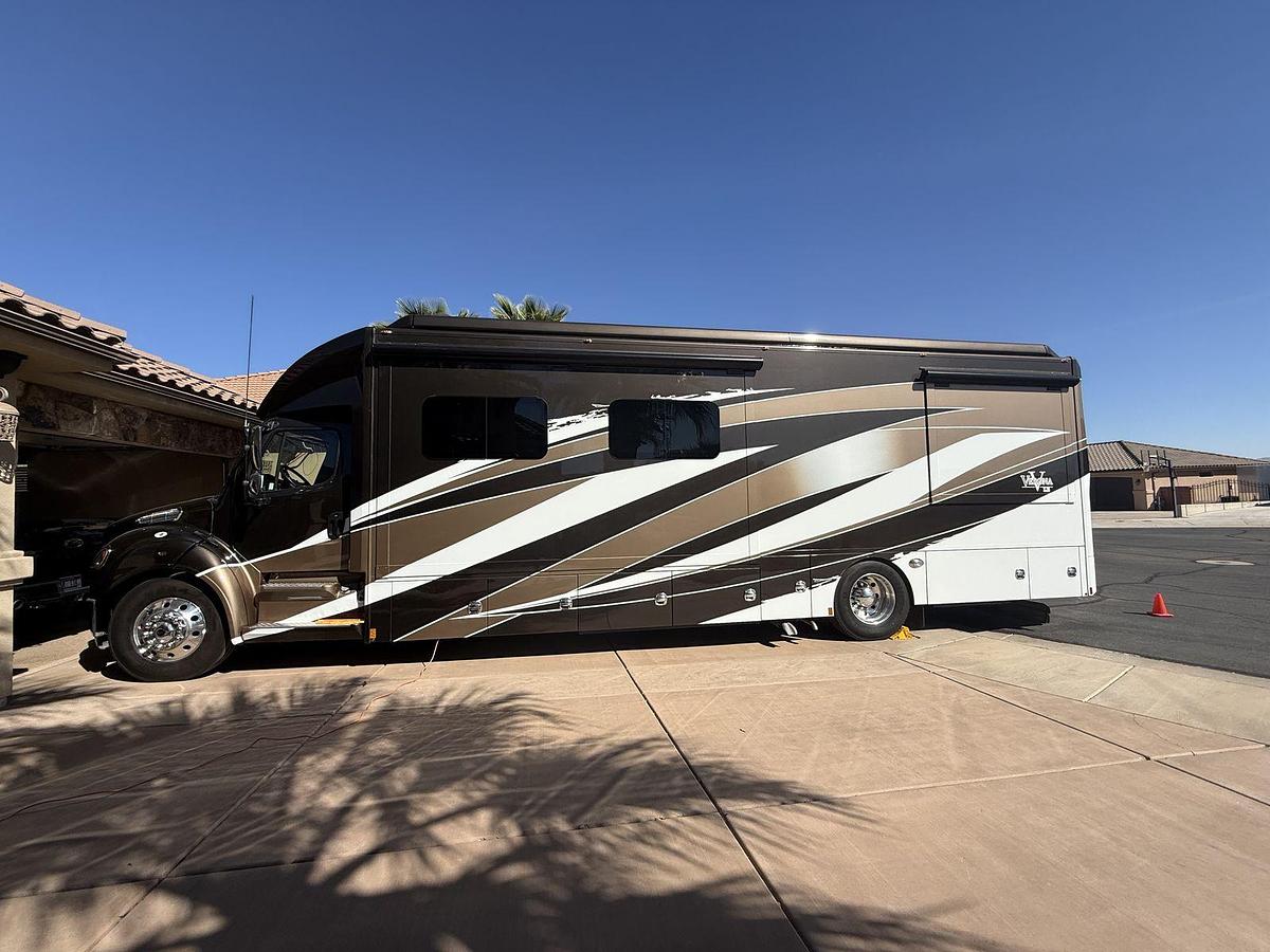 Used 2021 Renegade Verona LE 38LDG