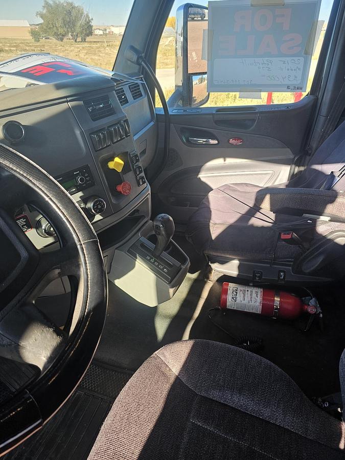 Used 2015 Peterbilt 579