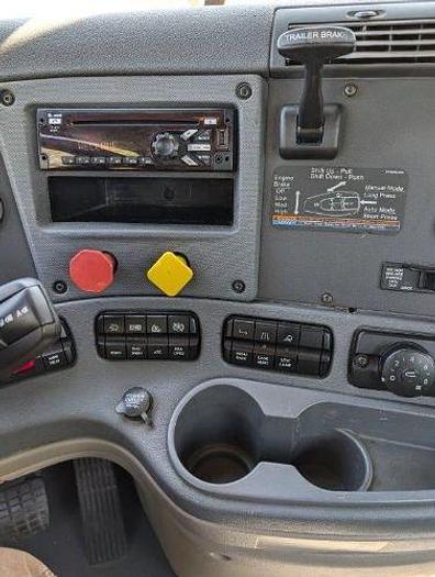 Used 2018 Freightliner Cascadia 125