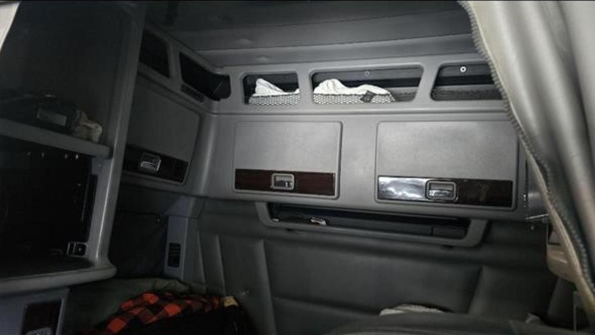 Used 2020 Peterbilt 389 Sleeper Semi Truck