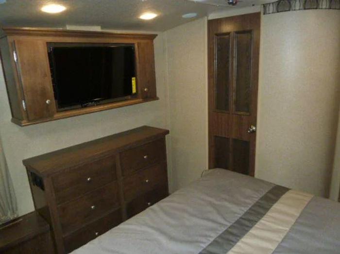 Used 2020 Northwood Arctic Fox Grande Ronde 35-5Z with a 2020 Chevrolet Silverado 3500HD 4WD