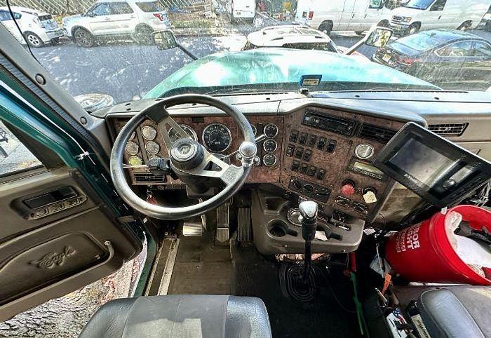 Used 2001 INTERNATIONAL 9900