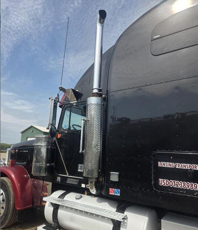 Used 2008 Freightliner FLD132