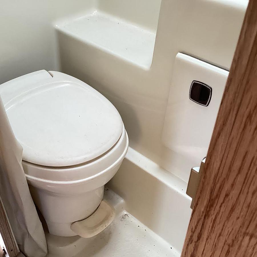 Used 1993 Chevrolet 3500 with Truck Camper