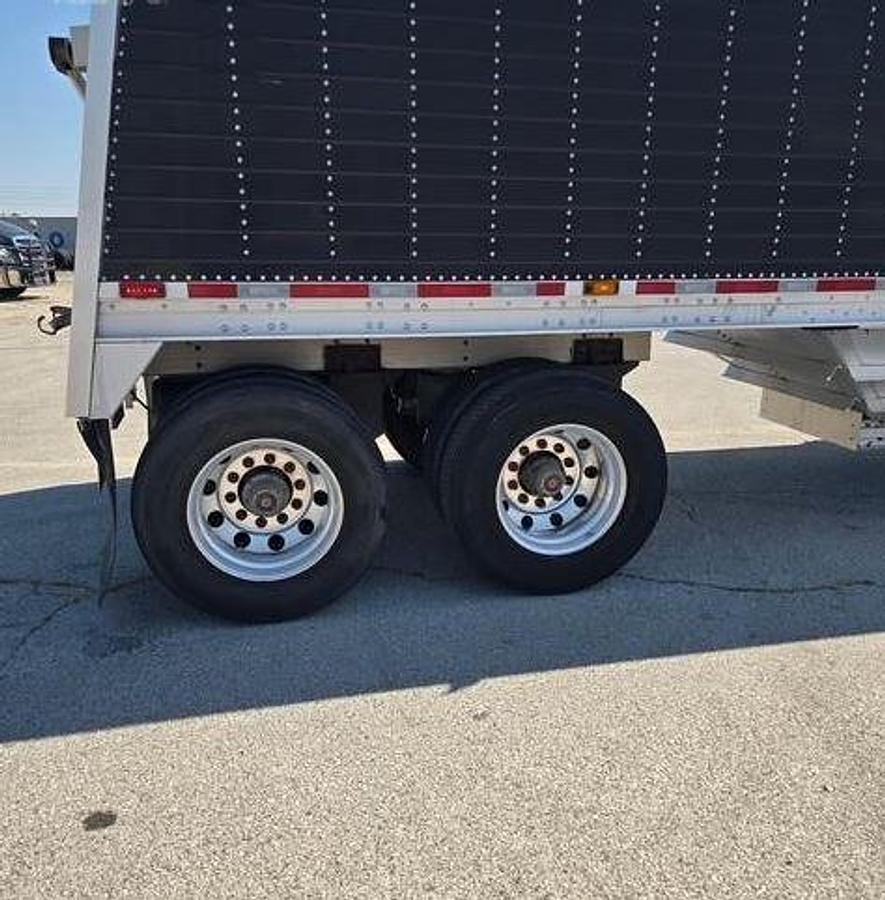 Used 2015 Wilson 43ftx96in