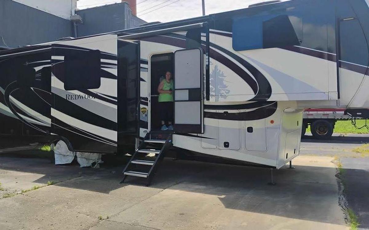Used 2019 Crossroads Redwood 3951WB Fifth Wheel